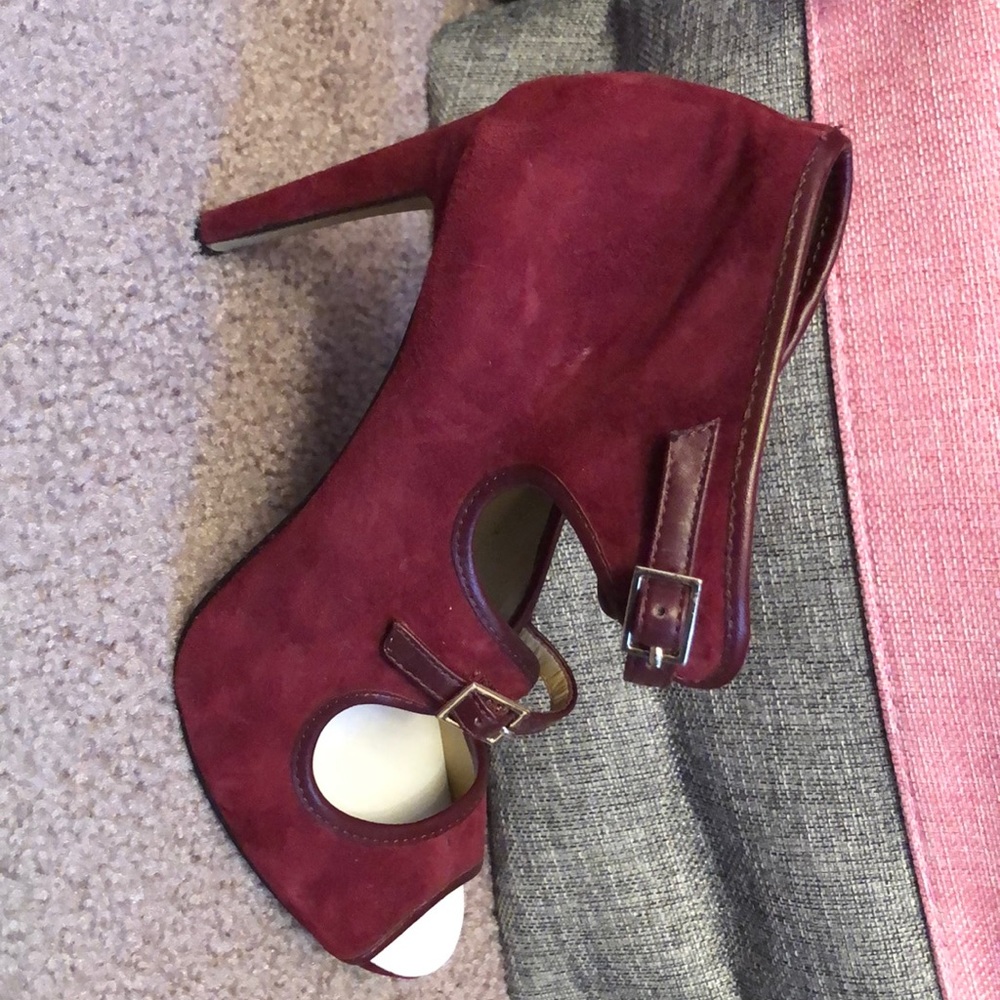 Ann Taylor Burgundy Suede Heels 7M never worn